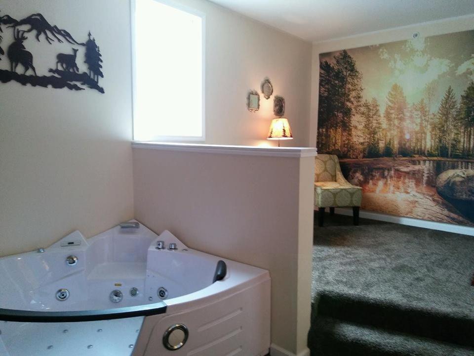 The At Deer Creek Winery 3*